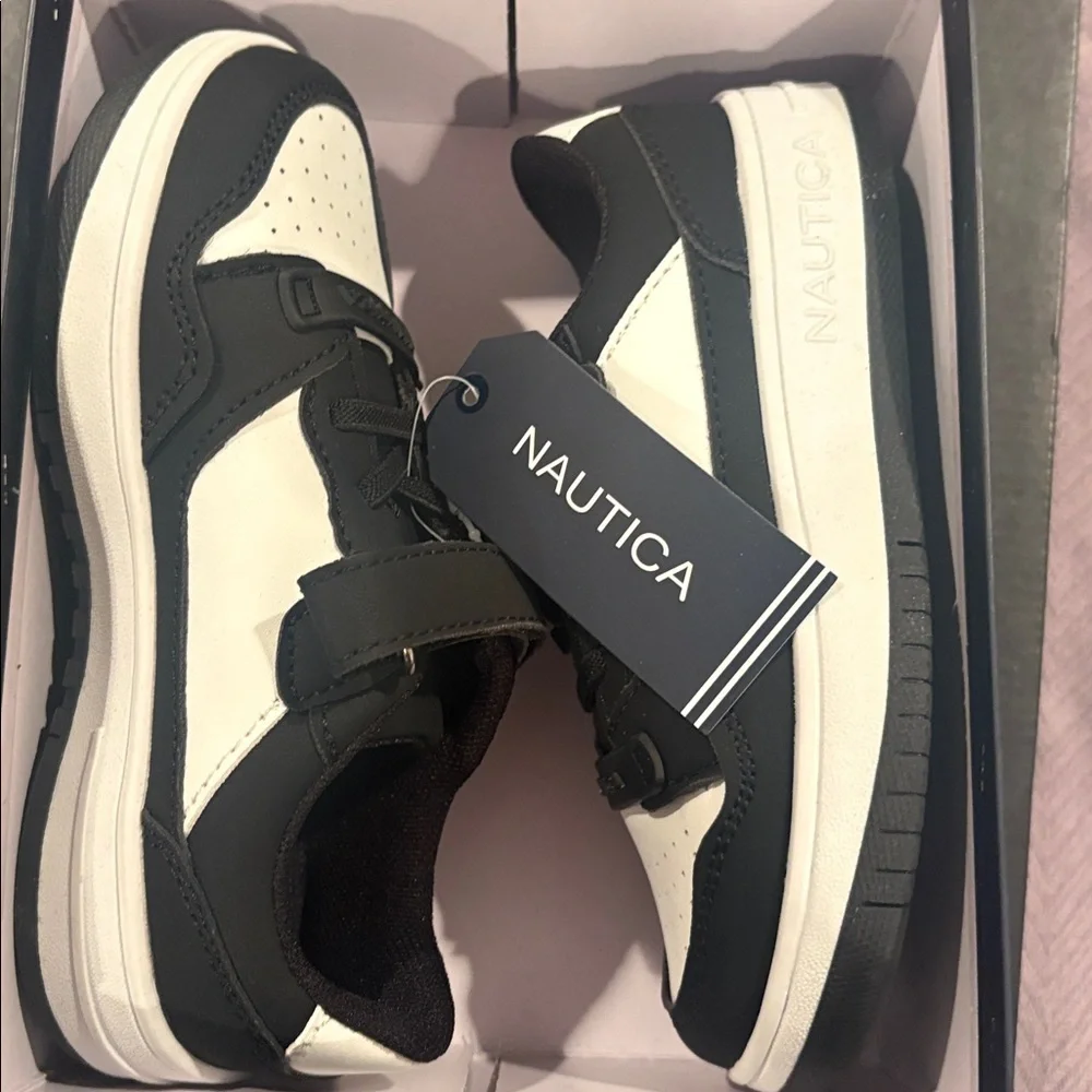 NWT Nautica Kids Black and White Hook-and-Loop Sneakers